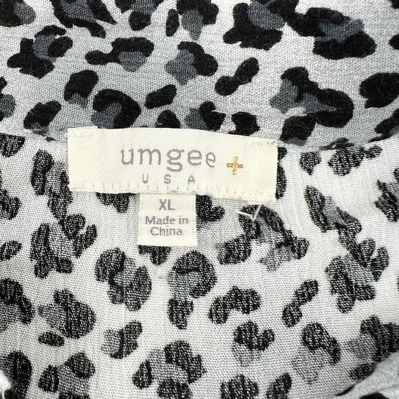 Umgee + Leopard Print Black Gray Blouse Size XL Frayed Hem Rayon - Picture 3 of 4
